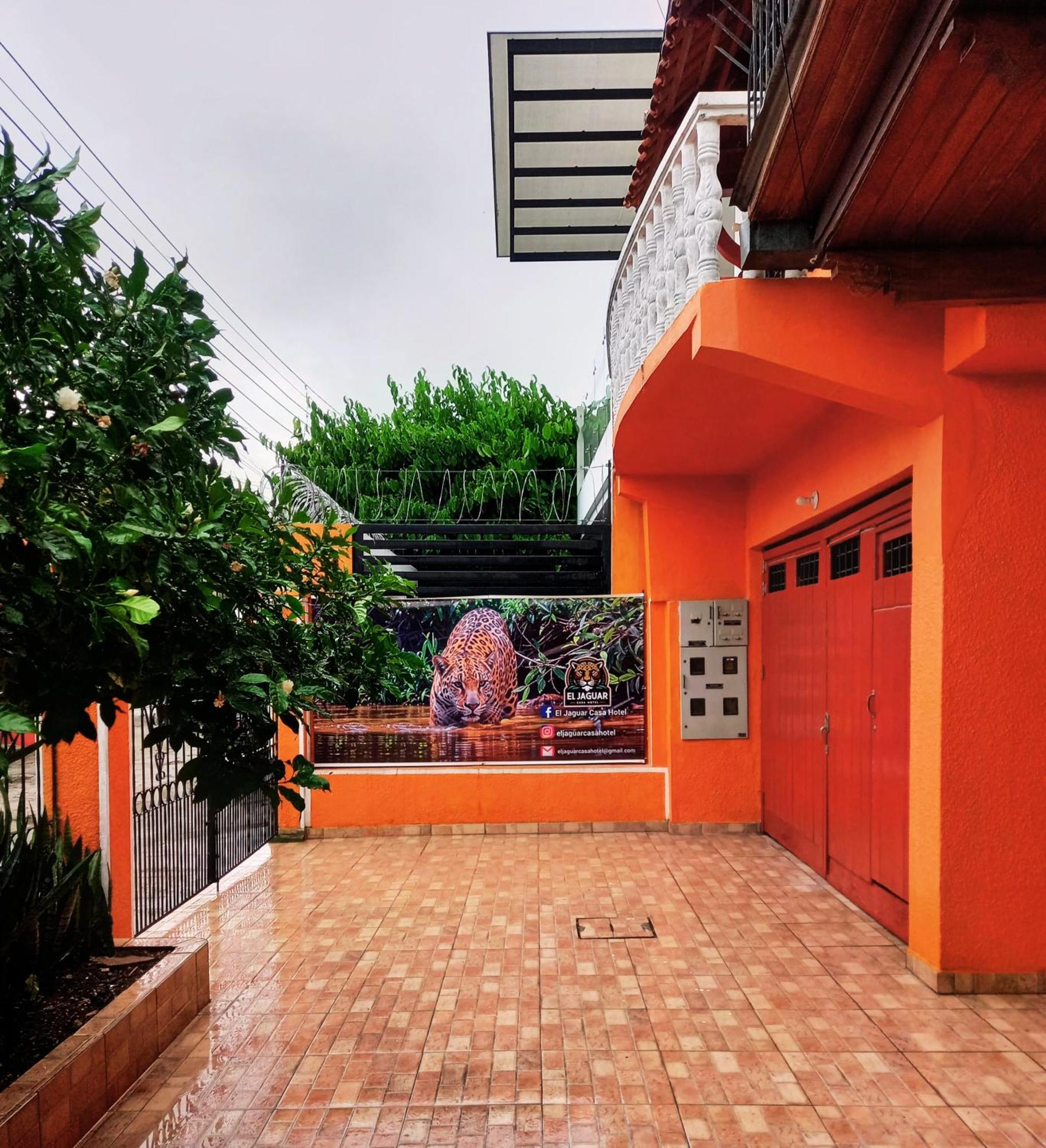 El Jaguar Casa Hotel Leticia Ngoại thất bức ảnh